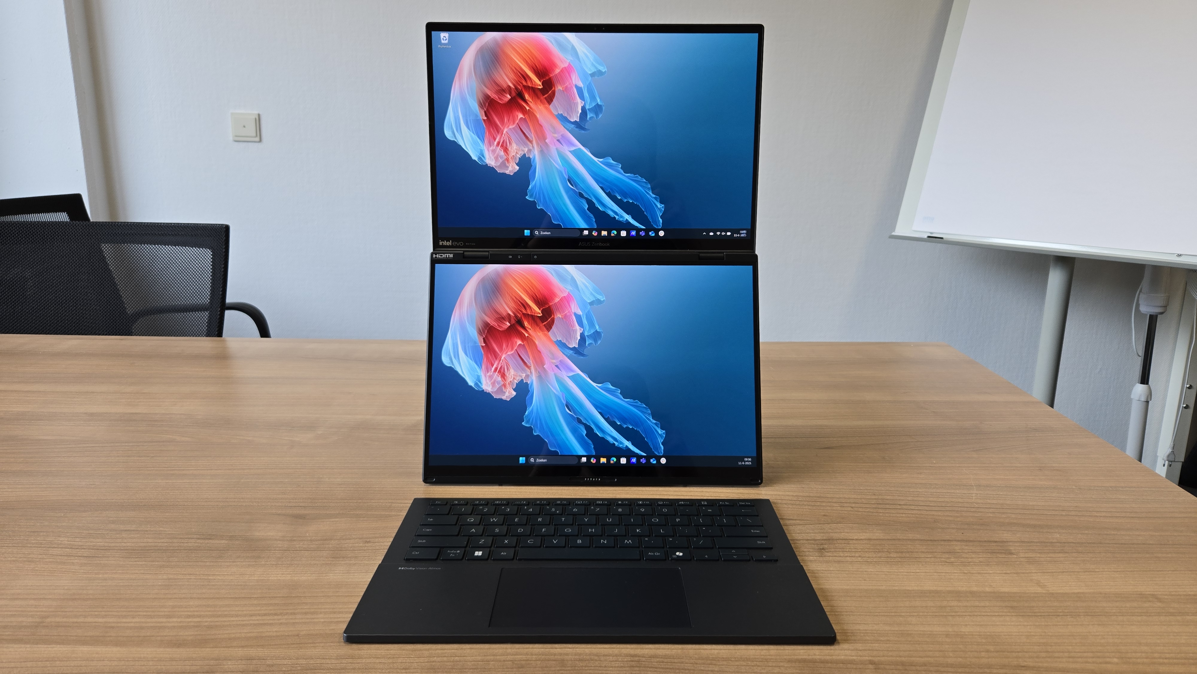 ASUS Zenbook Duo (2025)