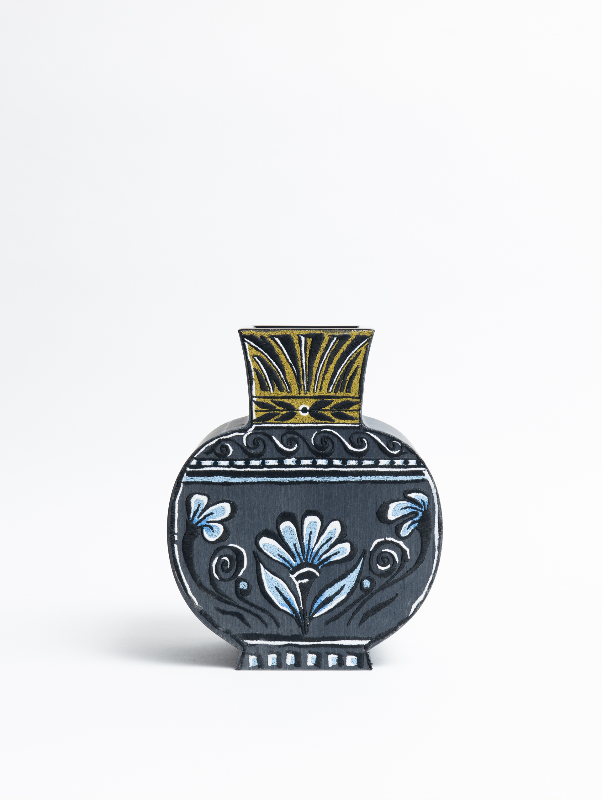 Flat vase with flower decoration