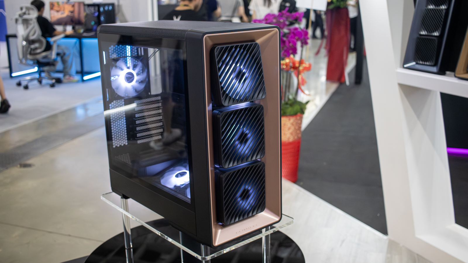 The FormulaV Line Air Power G10 PC case