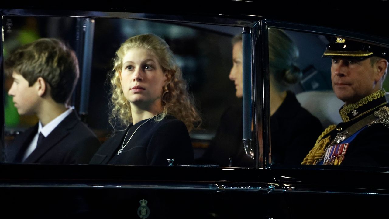  Prince Edward, Earl of Wessex (R) and his family (L-R) James Alexander Philip Theo Mountbatten-Windsor, Lady Louise Windsor and Sophie, Countess of Wessex, depart following the Vigil of the Princes, where Edward and his siblings stood watch at their mother Queen Elizabeth II&#039;s casket at Westminster Hall on September 16, 2022 in London, England. Queen Elizabeth II&#039;s children mount a family vigil over her coffin lying in state in Westminster Hall. Queen Elizabeth II died at Balmoral Castle in Scotland on September 8, 2022, and is succeeded by her eldest son, King Charles III. 