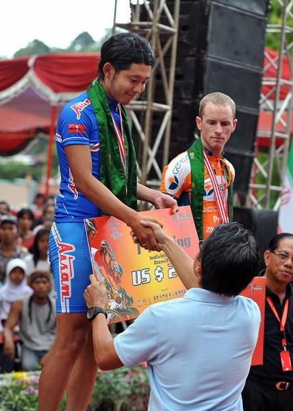 Stage 1 winner Masakazu Ito (Aisan Racing Team) on the podium