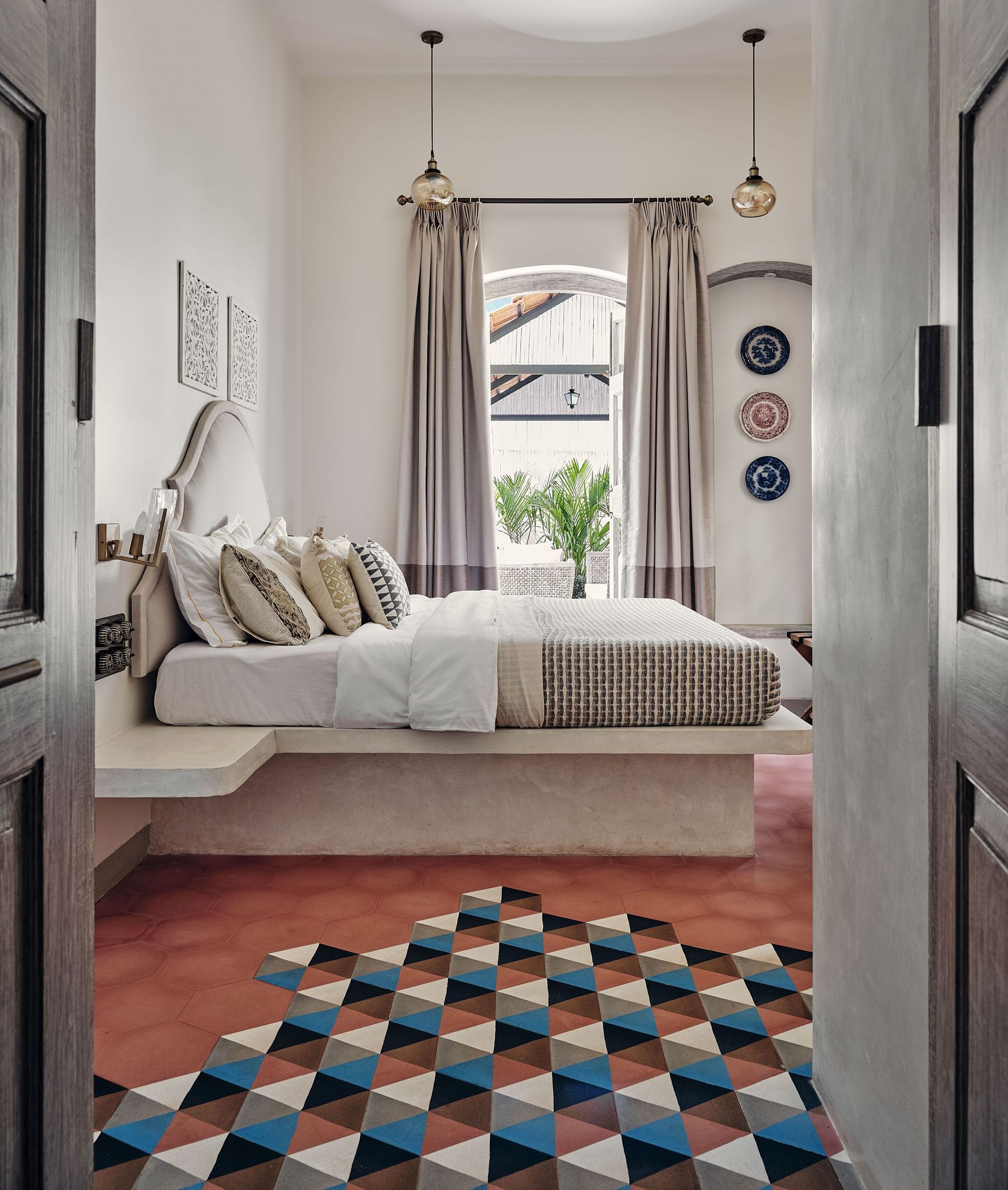 Should a bed face the door? The Feng Shui rule to know Livingetc