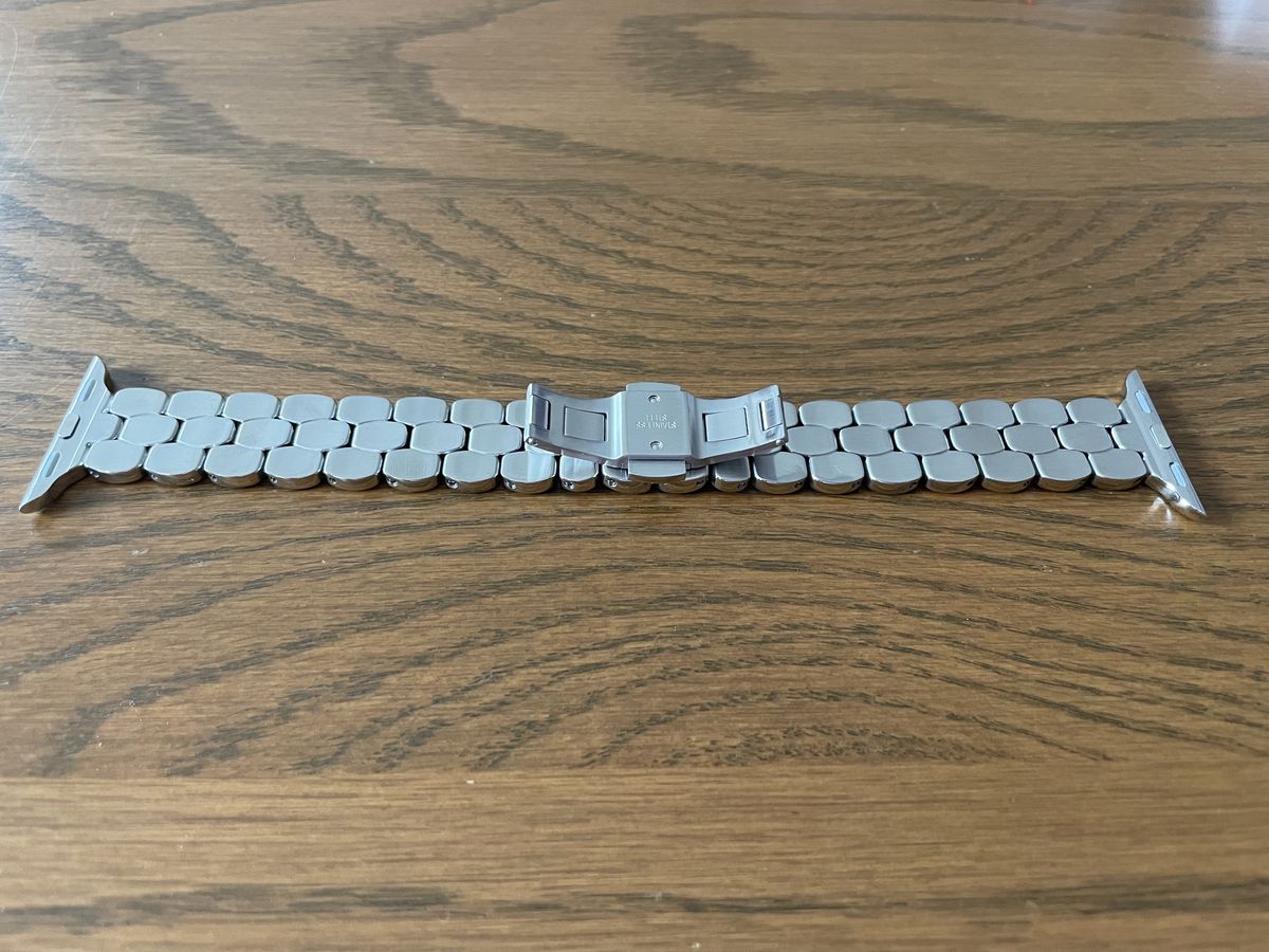 Juuk Ovollo Apple Watch Band Lifestyle Back View