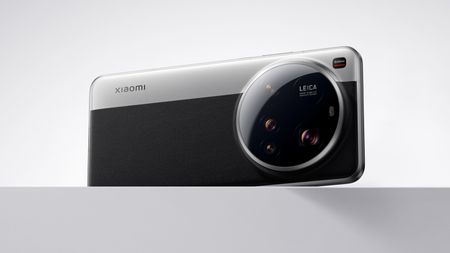 rear panel of the Xiaomi 15 Ultra showing its camera