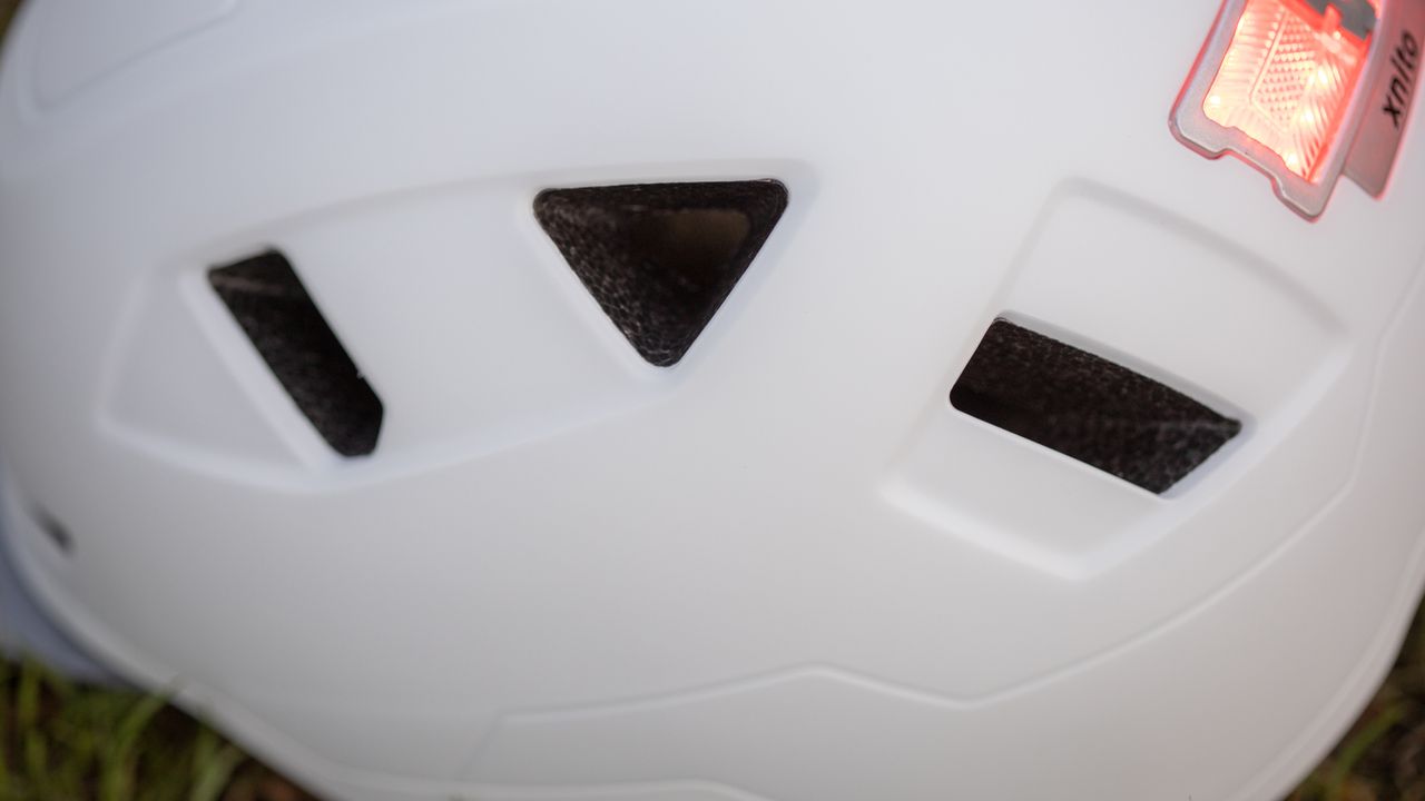 Xnito e-bike helmet side vents