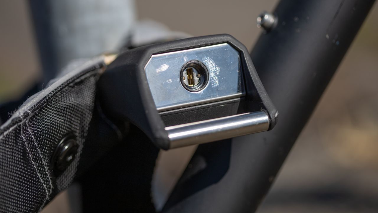 Hiplok Gold Chain Lock cylinder