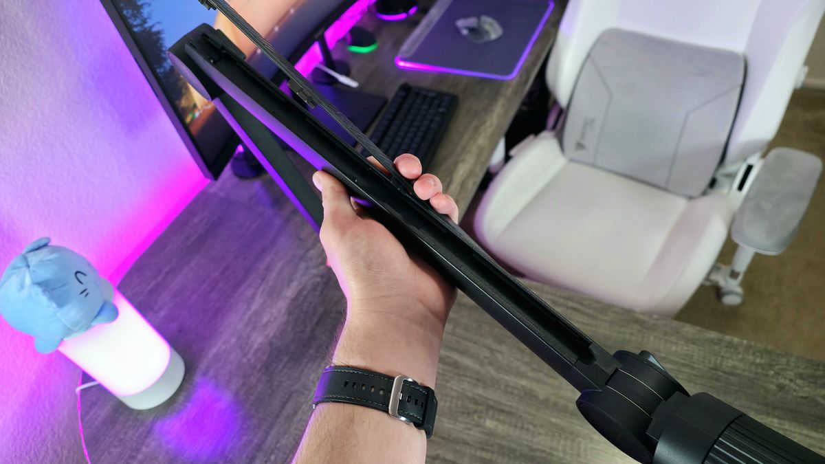Image of the HyperX Caster microphone and camera boom arm.