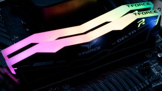 TeamGroup T-Force Delta RGB DDR5-7200 C34