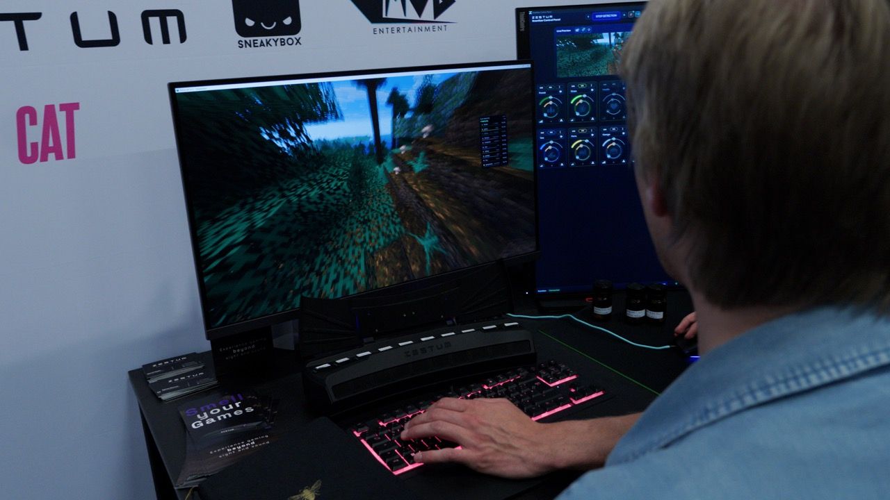 Playing Minecraft with the Scentbar.