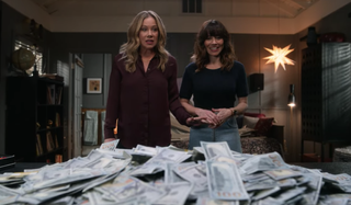 dead to me season 2 jen and judy and a pile of cash