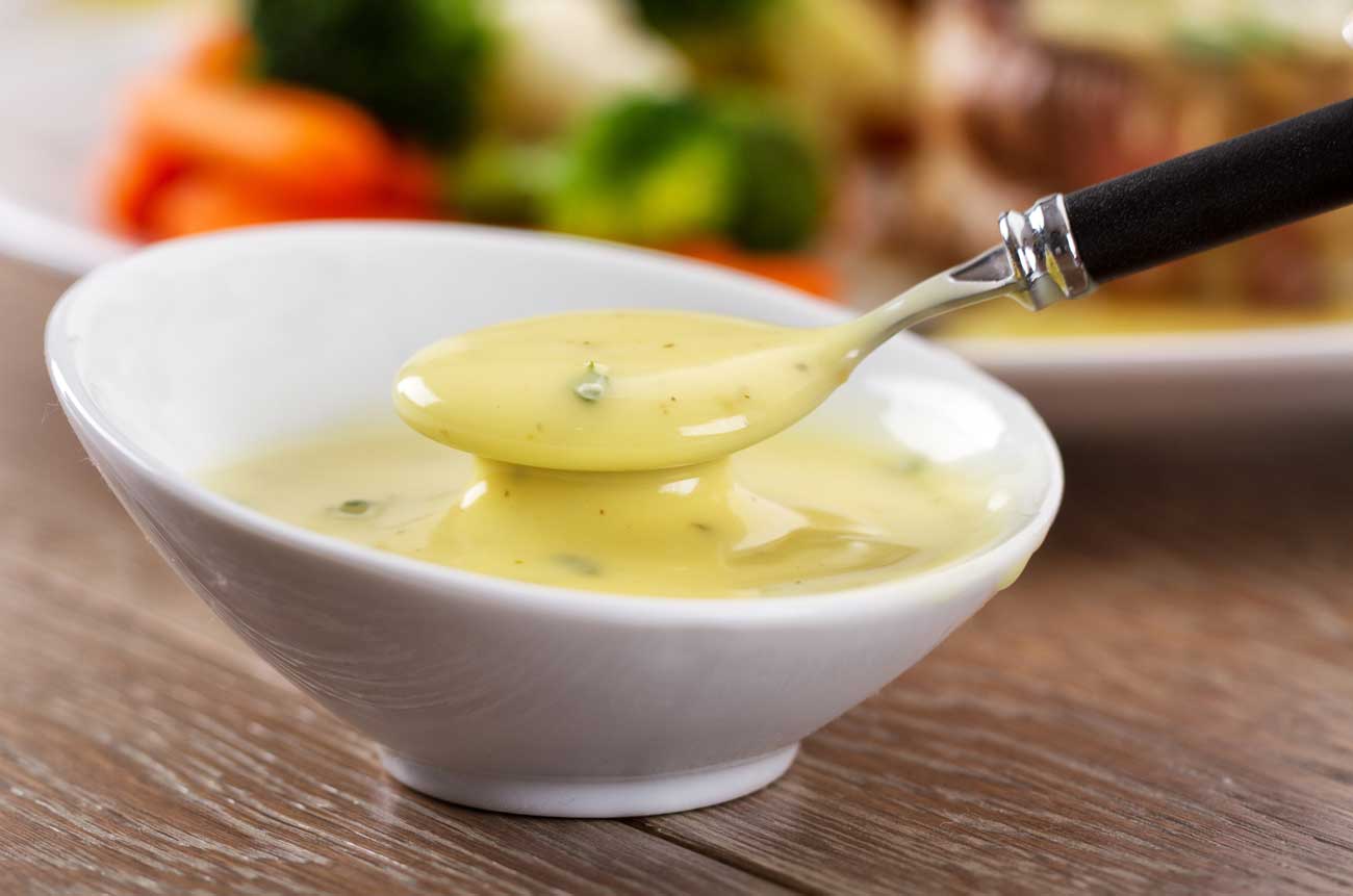 Dish of bearnaise sauce