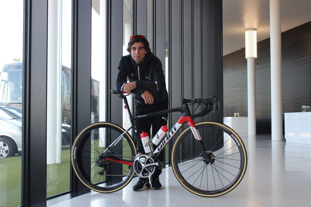 Sunweb's Michael Matthews with his Giant Defy SL race bike with Shimano Dura-Ace discs