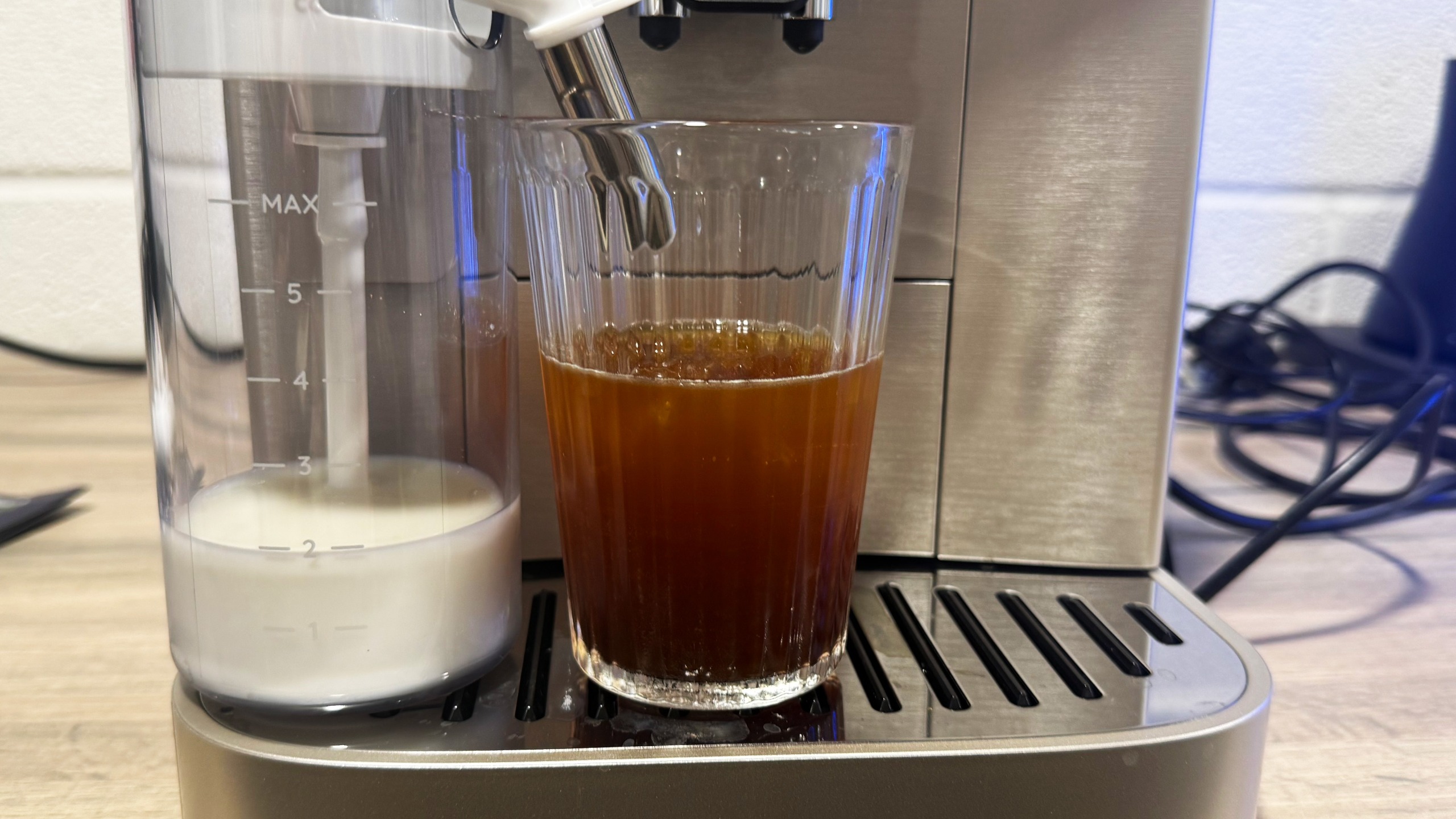 photo of coffee made on the de'longhi magnifica duo