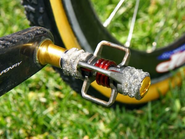 'Colorado sand and super glue' add some extra grip to these Crankbrothers Eggbeater pedals.