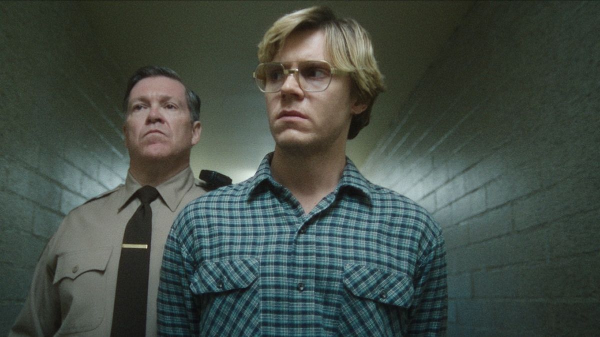 Evan Peters in Dahmer - Monster: The Jeffrey Dahmer Story