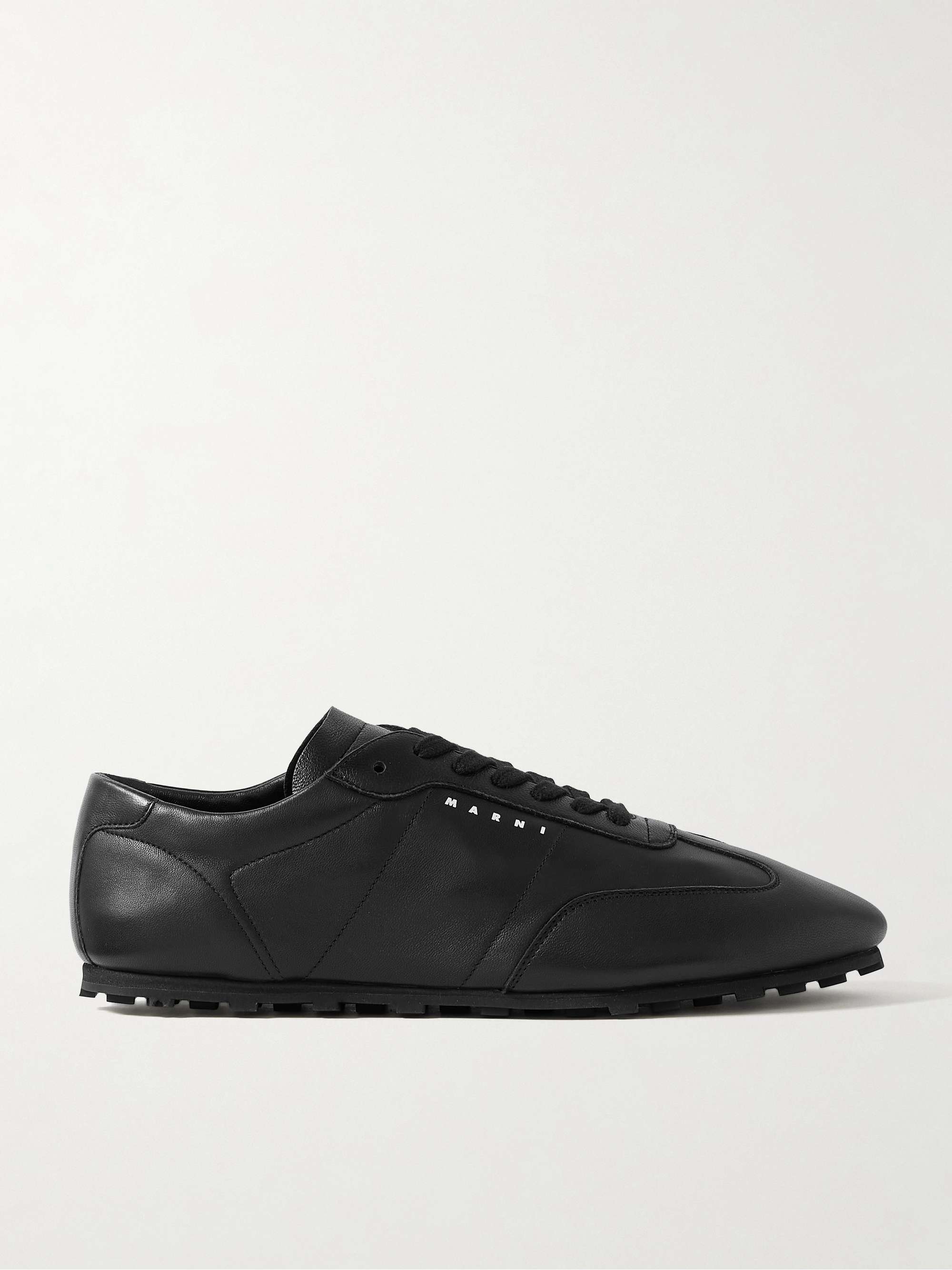 Leather sports shoes