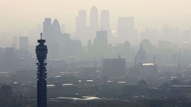 Air Pollution over London&amp;#039;s skyline