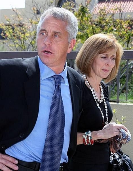 LeMond leave the building