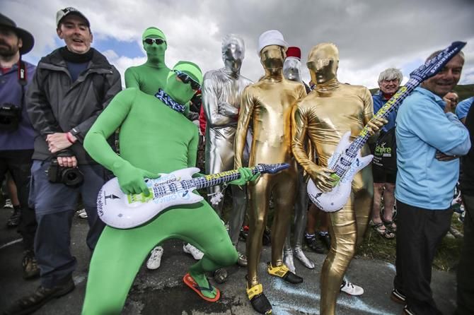 An alien rock band even turned up!