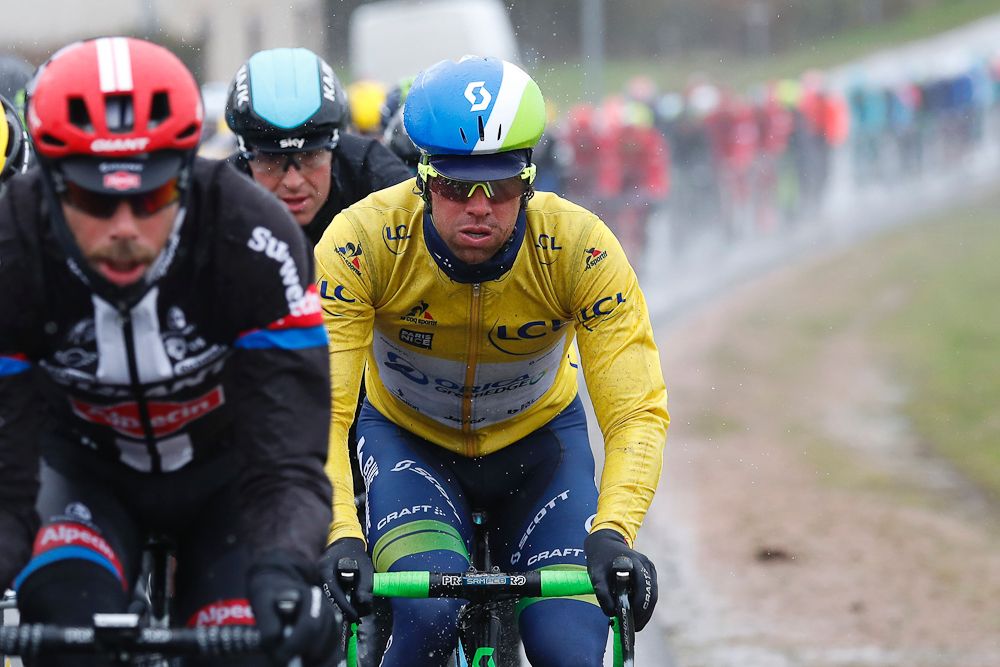 Race leader Michael Matthews is sheltered in the bunch during stage 3
