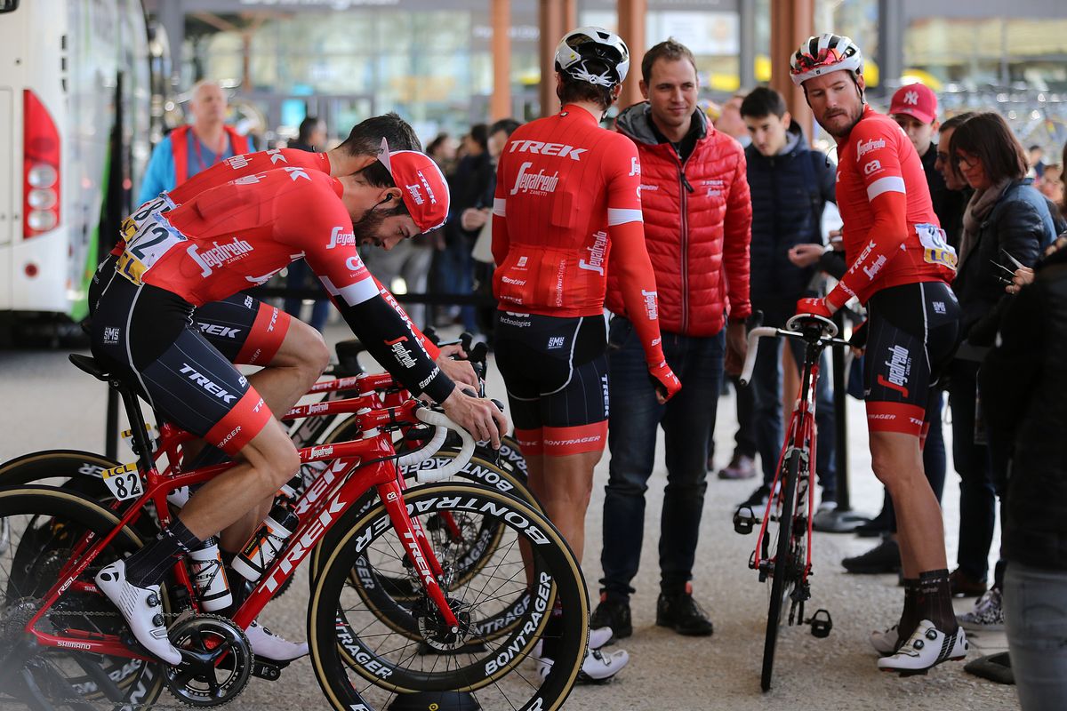 Trek-Segafredo prepare for a hard day with a warm-up