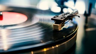 Turntable with record spinning