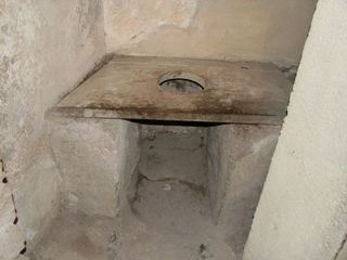 Pompeii toilet
