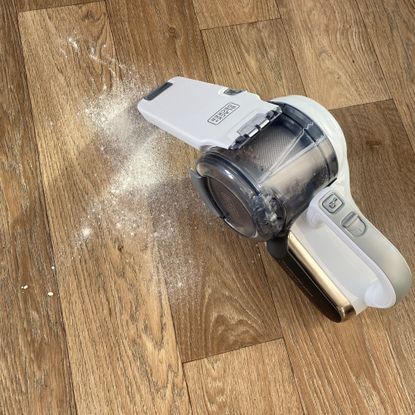 BLACK+DECKER Dustbuster Pivot Handheld Vacuum review