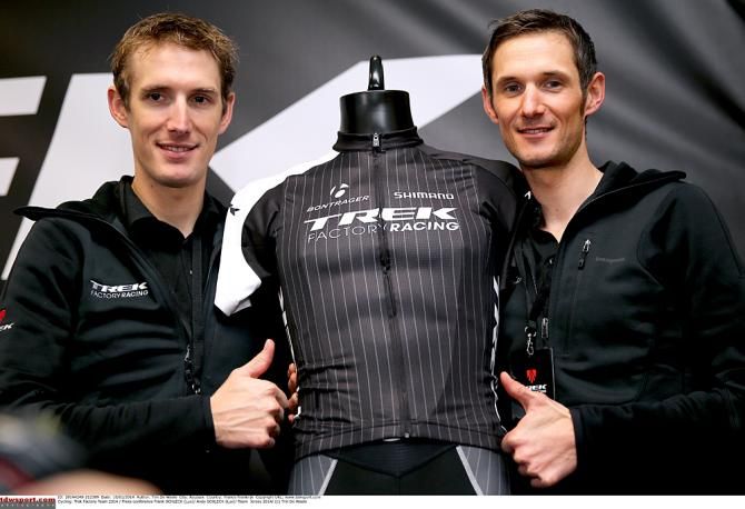 The Schleck brothers Andy and Fr&auml;nk give the thumbs up to the 2014 kit design