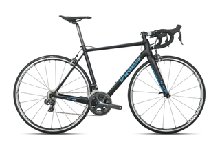 Ultegra Di2 build comes with carbon wheels for a weight of 7.15kg