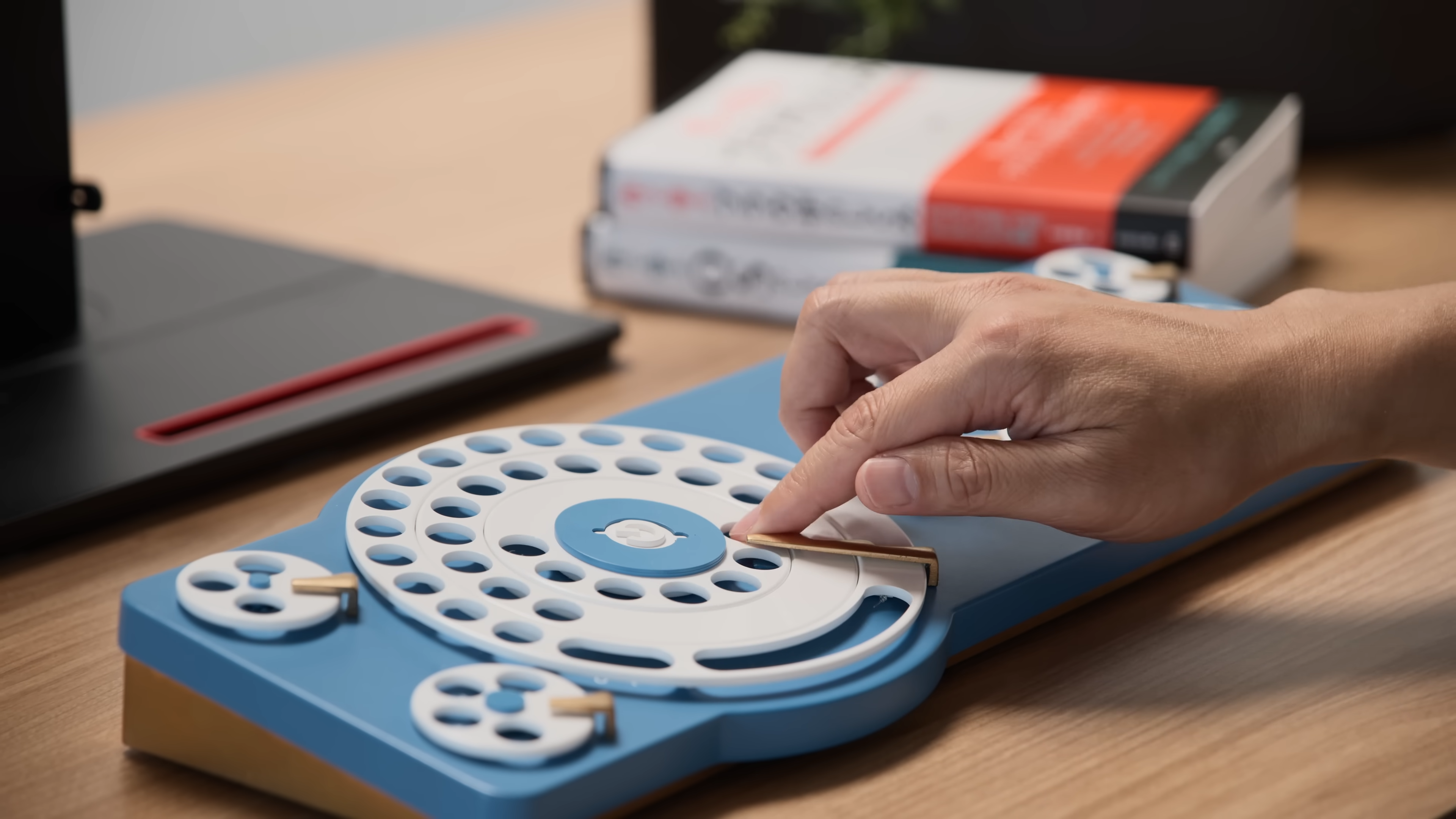 A demonstration of Google Japan&#039;s Gboard Dial Version, a multi-rotary-wheel concept keyboard.