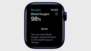 Image shows the screen of an Apple Watch 6 displaying blood oxygen levels.