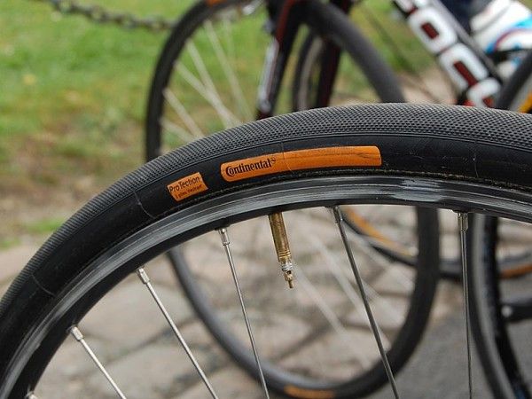Milram's special Continental tubulars were roughly 25mm wide and wore a fine tread for extra grip.