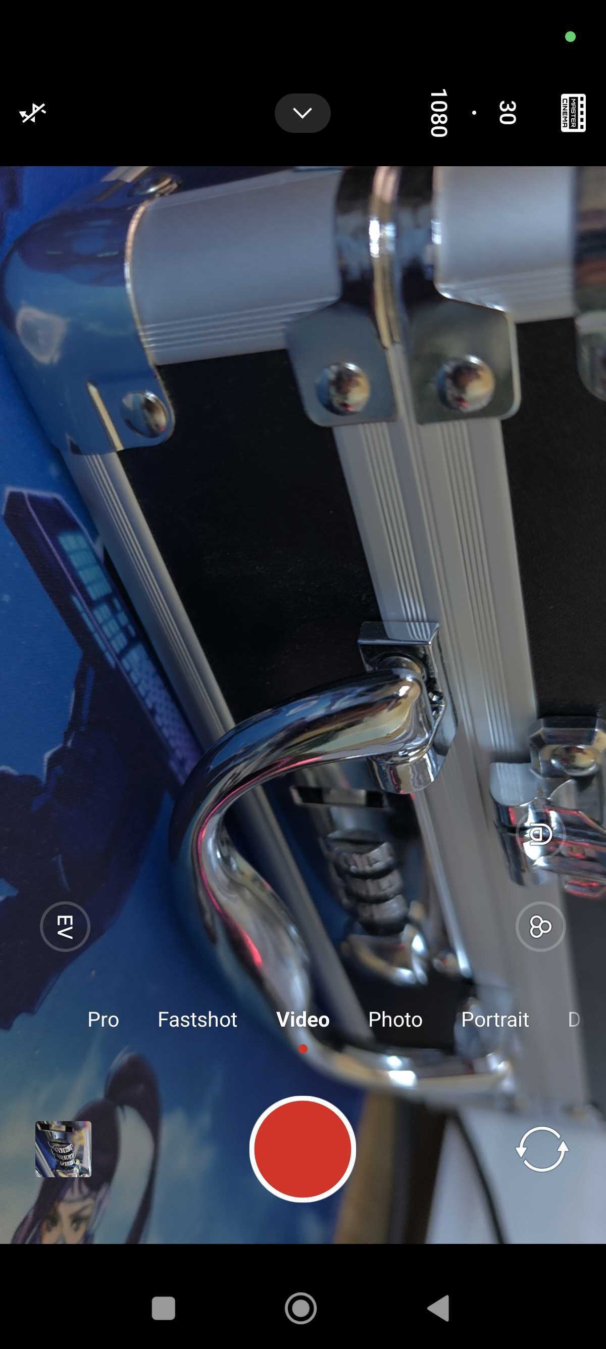 A liquid silver Xiaomi 15 on a detailed blue background