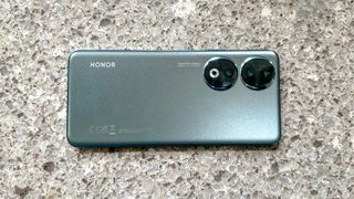 Honor 90 from back, on granite