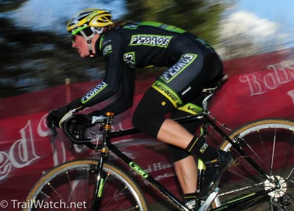 Rebecca Wellons (Pedros) chases the leaders