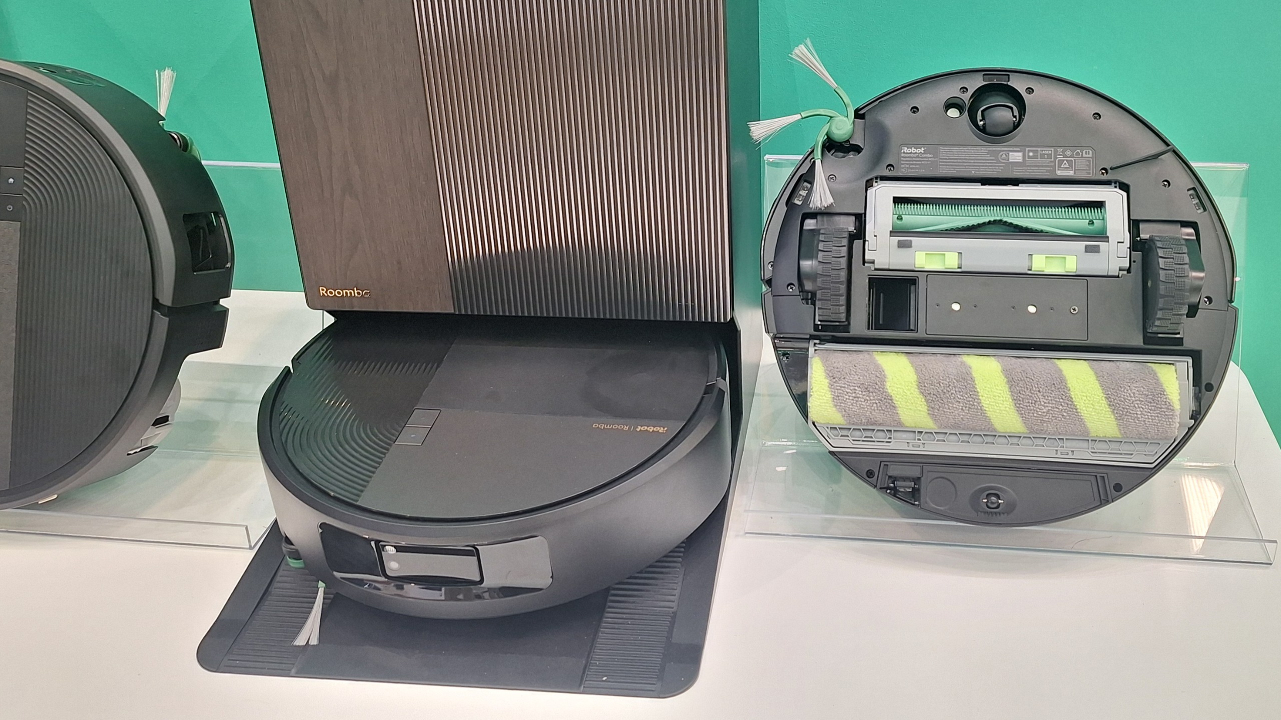 Roomba Max 875 robot vacuum on show at IFA