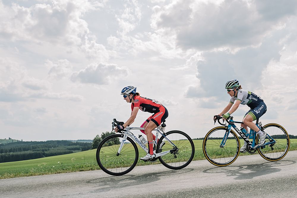 Katie Hall (Team USA) and Amanda Spratt (Orica-AIS)