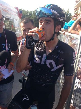 Stage 8 - Giro d'Italia: Gorka Izagirre wins in Peschici