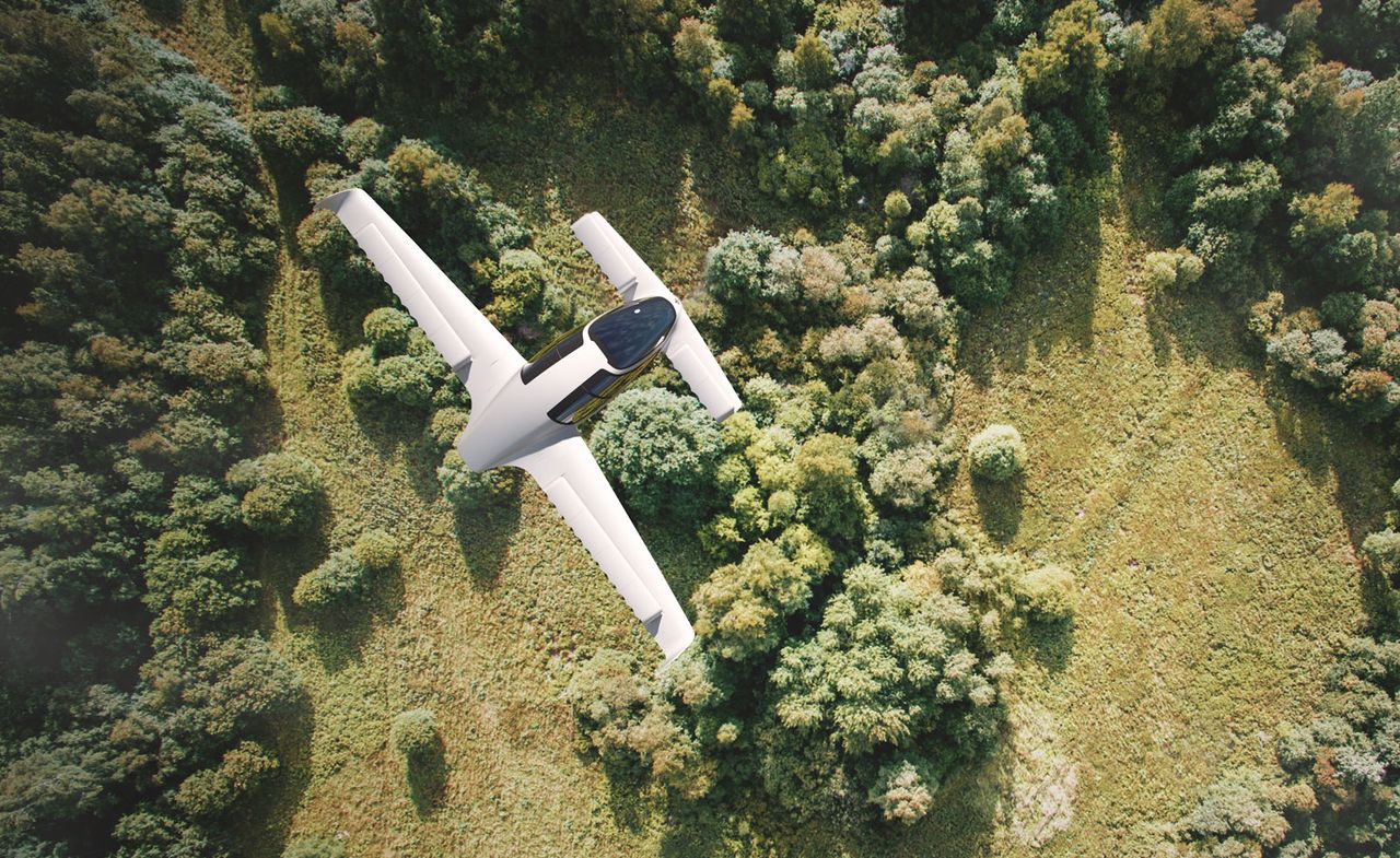 Lilium Jet flying above trees