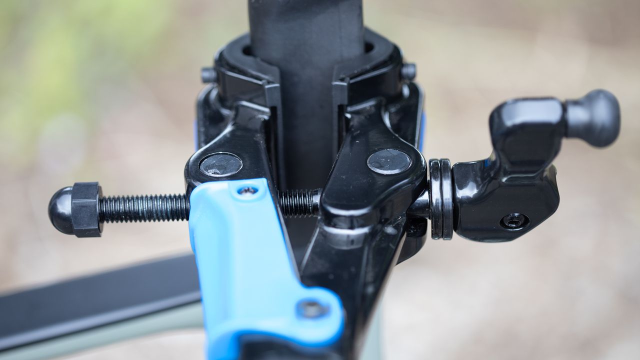 Park Tool PRS-25 detail of clamp adjustment
