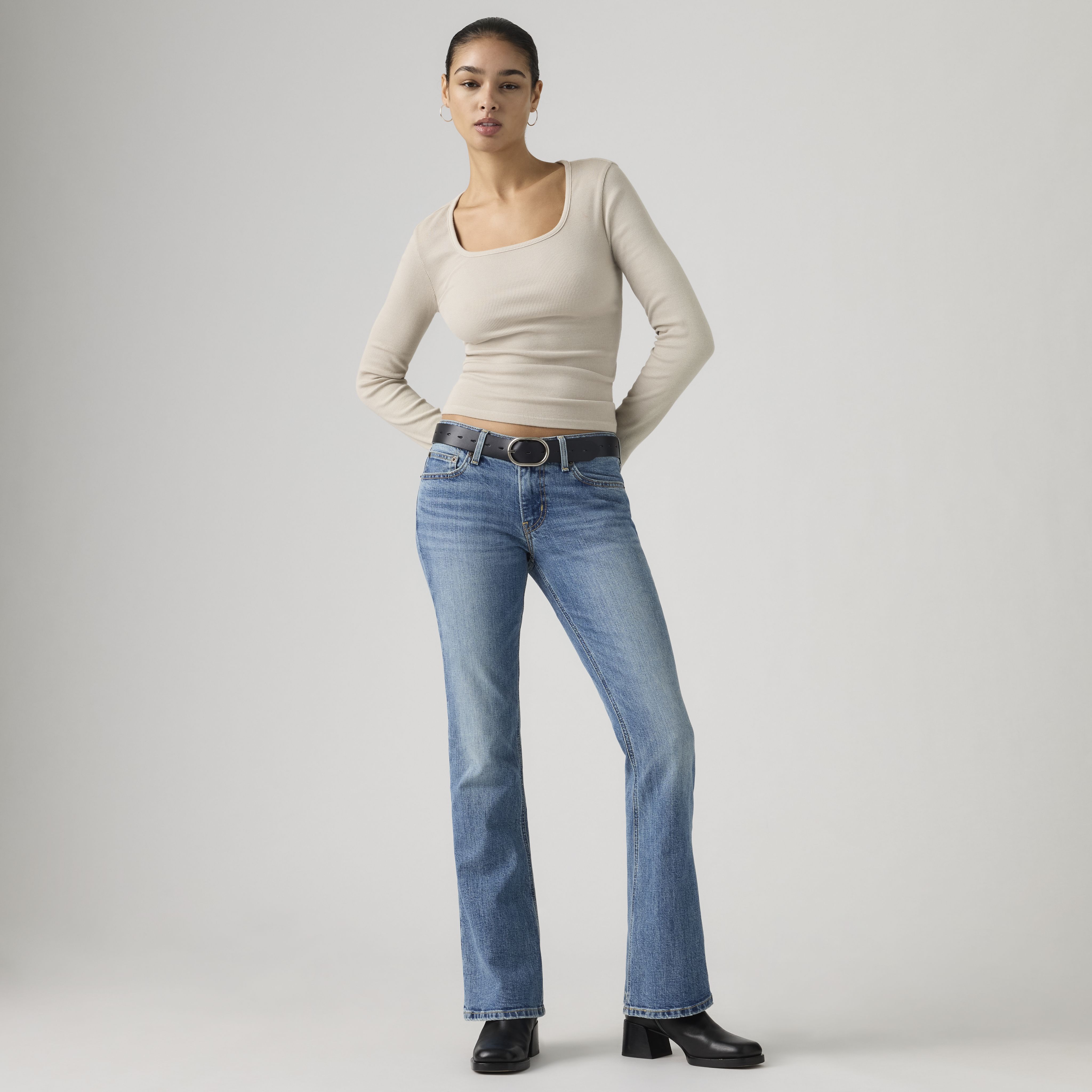 Low Slim Boot Jeans