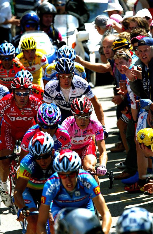 Damiano Cunego was the Giro maglia rosa when the race visited the Mortirolo in 2004
