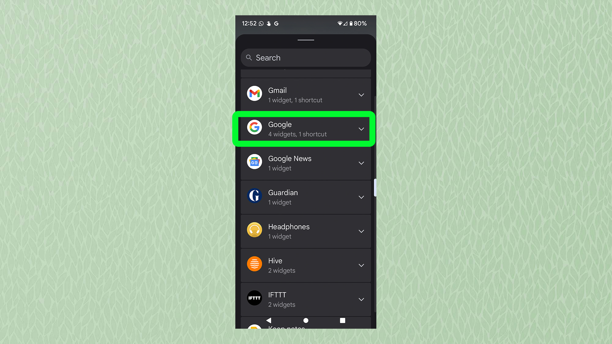Снимок экрана с Android, показывающий меню виджетов с выделенным Google