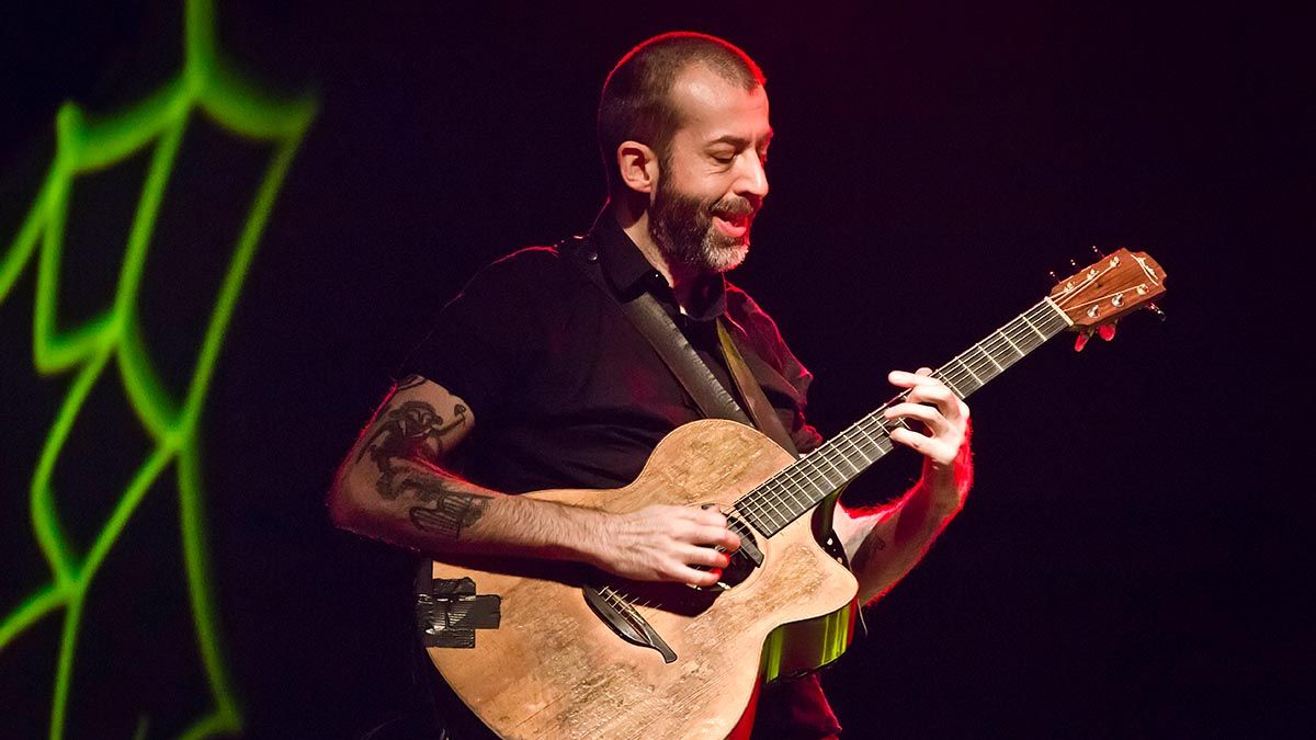 Jon Gomm