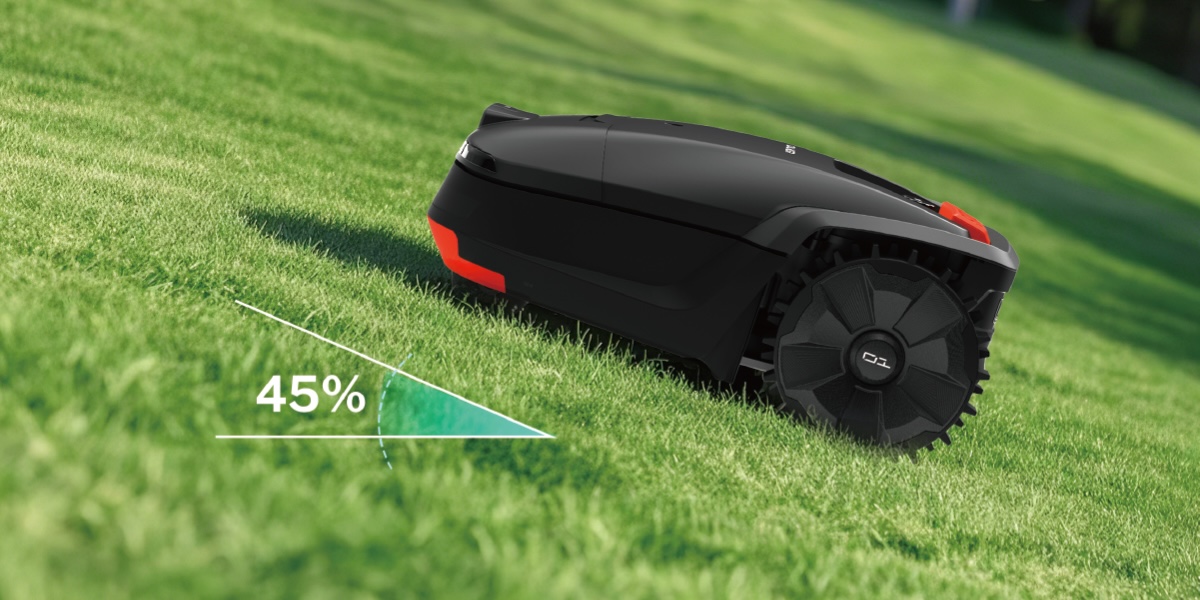 le robot tondeuse goalker qui grimpe une pente de 45&amp;deg;