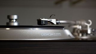 Close-up of Denon DP-3000NE platter and tonearm