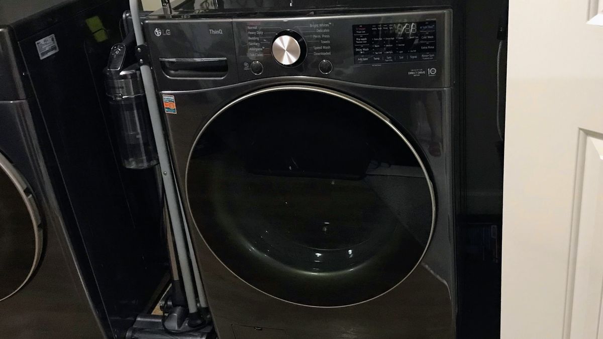 LG WM4000HBA 4.5 Cu. Ft. Smart Front Load Washer review | Top Ten Reviews