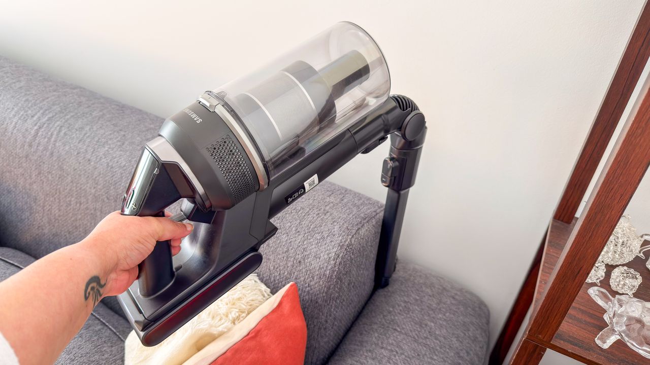Samsung Jet 95S with Flex Tool bend 90&ordm; with crevice tool attached