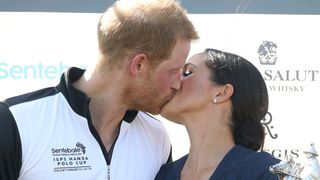 Harry and Meghan's polo match kiss
